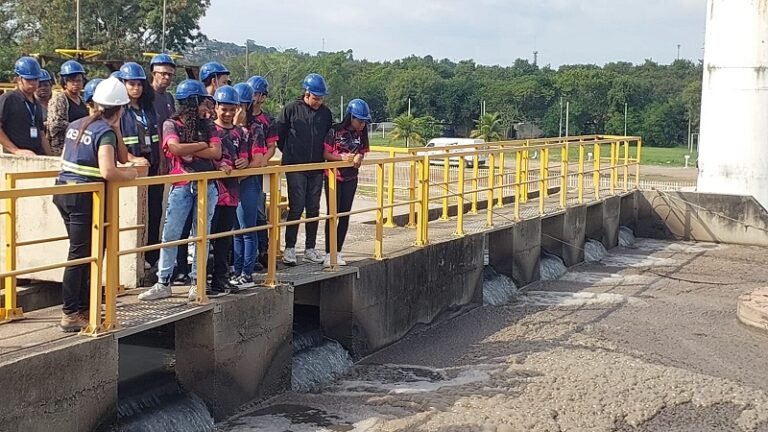 Alunos acompanharam as etapas do tratamento do Esgoto na ETE São Gonçalo