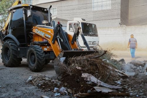 Conserlimpi realiza serviços de limpeza e manutenção em diversos pontos da cidade (3)