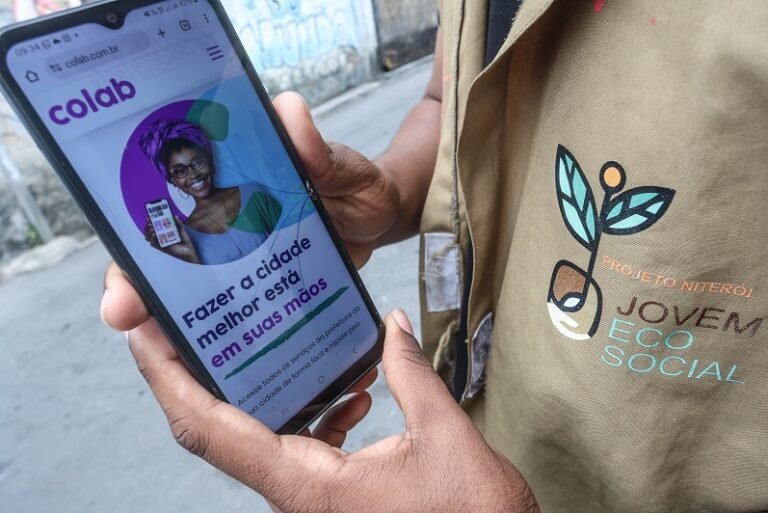 Niterói Jovem EcoSocial fazendo pesquisas do NIterói que Queremos em Comunidades de Niterói