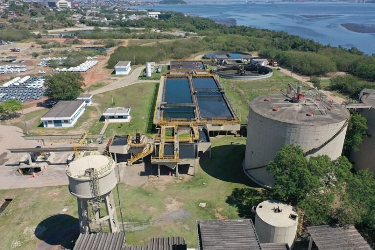 A ETE São Gonçalo vai tratar aproximadamente 600 litros de esgoto por segundo