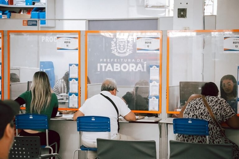 REFIS-2025-ja-ultrapassa-10-mil-atendimentos-e-8-mil-acordos-firmados-em-Itaborai-2