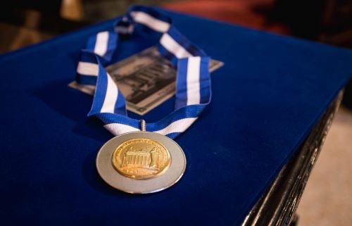 c4e07e27-6b08-b752-d183-b3be32406e1c