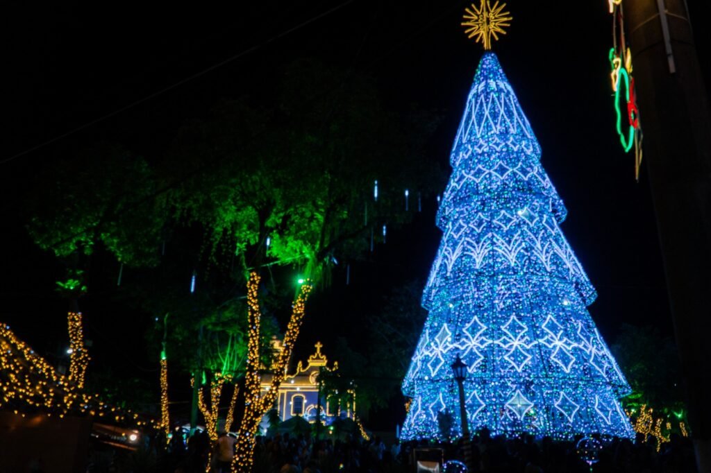 Abertura do Natal Ita Luz emociona Itaboraí e ilumina a principal praça da cidade (8)