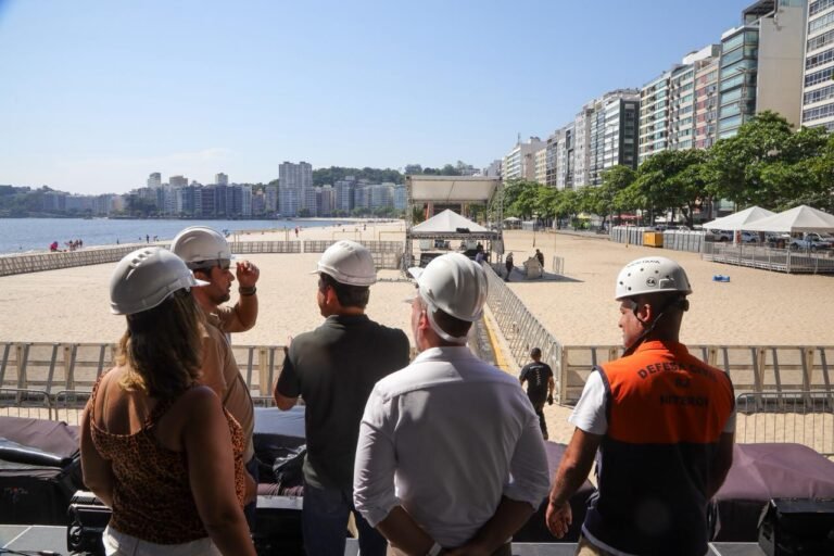 Evelen Gouvea - vistoria palco Icarai (1)