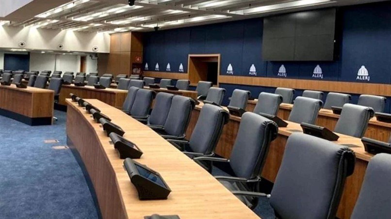 f64cf85c-fc82-f93c-3296-1402226729e2