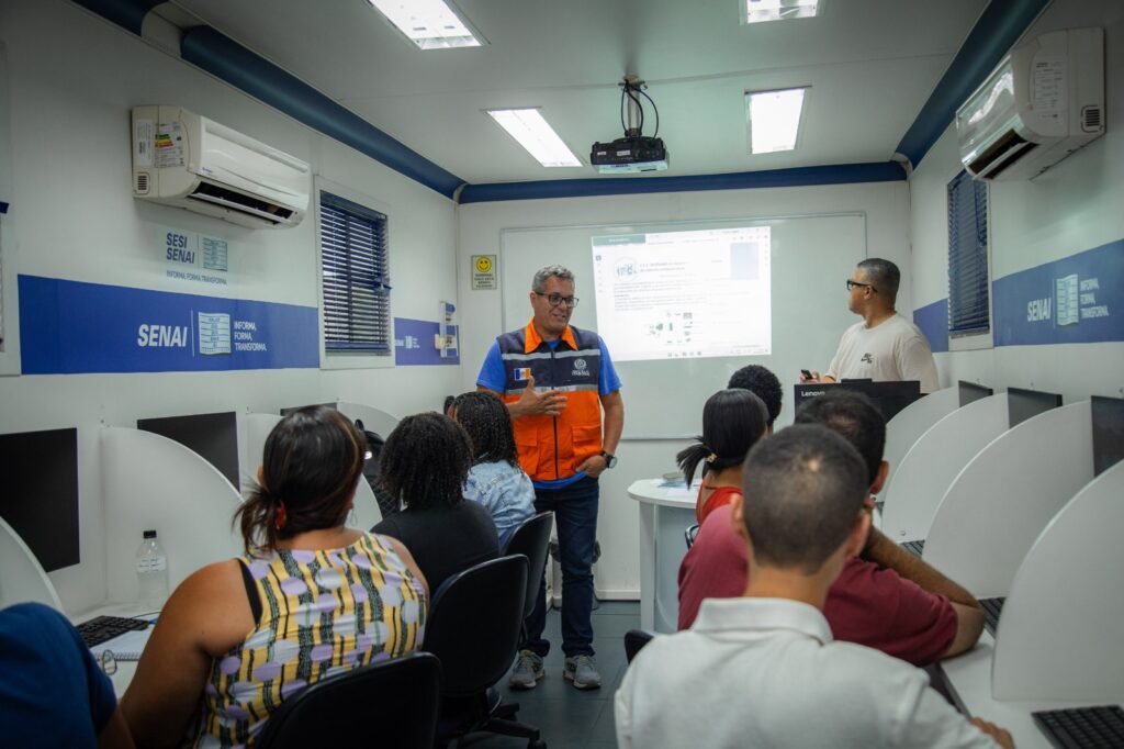 Itaboraí amplia oportunidades com carreta-escola de tecnologia da Firjan