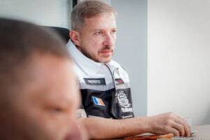 9cfd2b85-c45a-4aec-b70c-5ff585a93e15