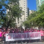 A caminhada reuniu mais de mil pessoas da Boa Viagem a praia de Icaraí