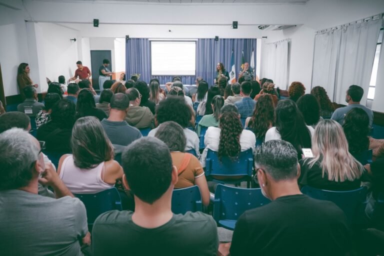 Formação continuada reúne professores e coordenadores