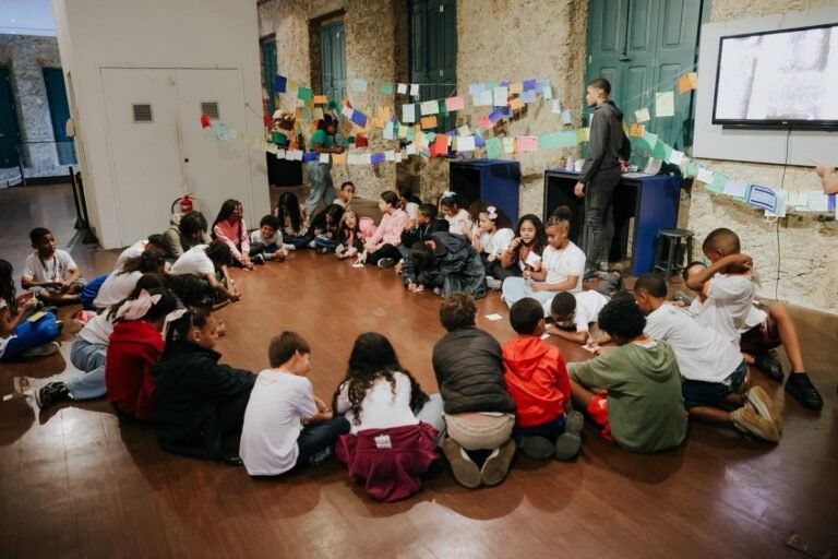 Museu-de-Arte-Popular-Janete-Costa-foto-Guto-Rodriguez-4