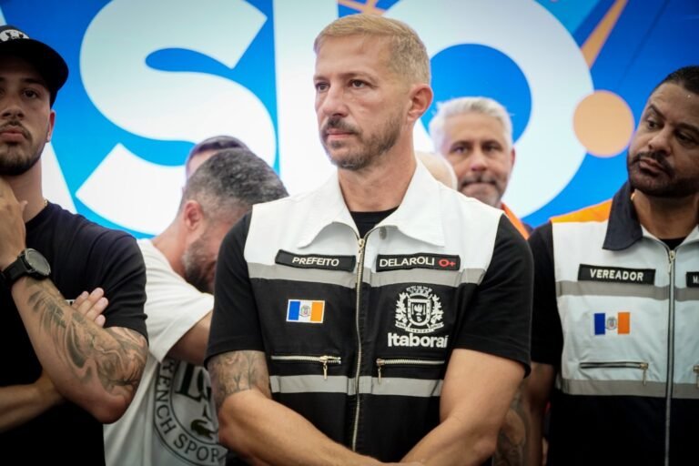 Prefeitura de Itaboraí inaugura Ginásio Esportivo no Centro e entrega novas ambulâncias à população 2