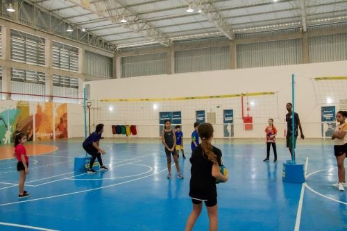Novas turmas do Projeto Viva Vôlei iniciam aulas no Ginásio Esportivo de Itaboraí (3)