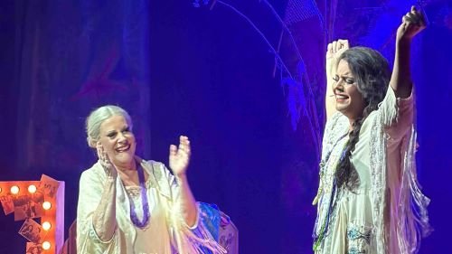 5 - Lucinha Lins e Mona Vilardo contracenando