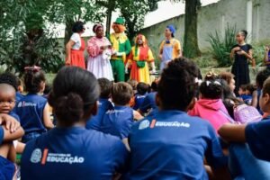 Fonte da Carioca recebe contação de histórias inspirada em Emília e encanta crianças da rede pública de Itaboraí
