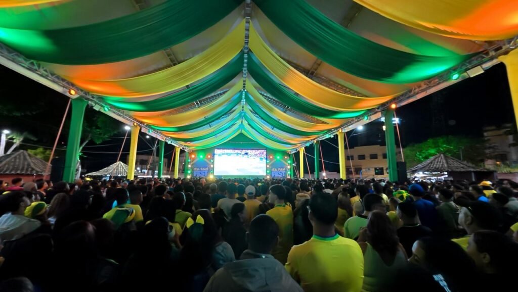 Ita Fan Fest 3x0 do Brasil sobre o Haiti transforma a Praça Marechal Floriano Peixoto em uma grande arquibancada verde e amarela