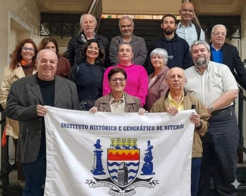 Alguns dos membros do IHGN em reunião mensal