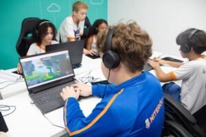 Circuito Robótica em Rede leva inovação e robótica para estudantes da Rede Municipal de Educação - Foto Leonado Fonseca (4)