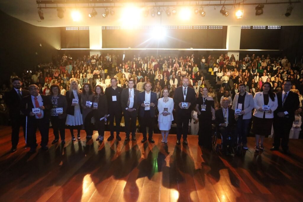 Prefeito-Rodrigo-Neves-participa-do-TEA-Global-Congress-2026-Foto-Lucas-Benevides-5