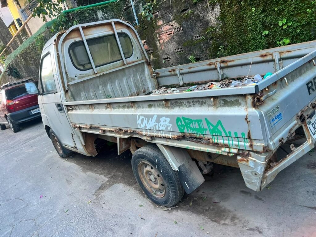Remoção de carros abandonados das ruas de Niterói 2