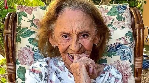 laura-cardoso-completa-95-anos-relembre-os-principais-papeis-da-atriz
