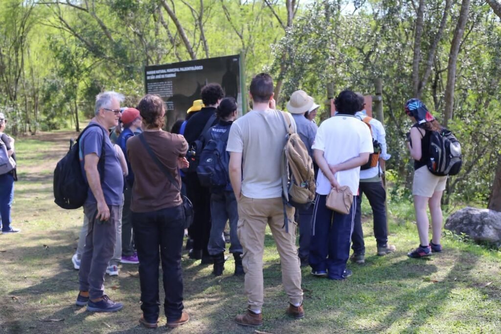 494d280f-parque-municipal-natural-sao-jose-de-itaborai-recebe-paleontologos-de-diversos-paises