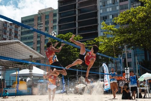 Disputa de futevôlei movimenta a Praia de Icaraí durante o Esporte é Show 2026 Foto Pedro Ely
