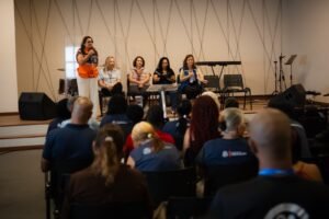 cdc841ad-saude-promove-palestra-sobre-alzheimer-para-familiares-cuidadores-e-idosos-do-cremii