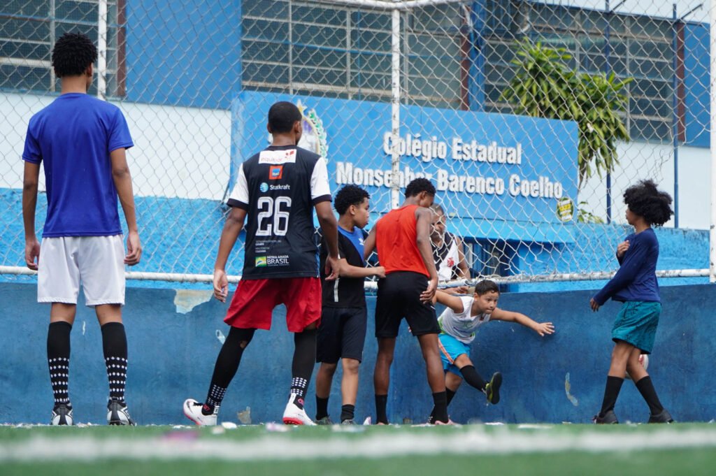 05-10-2026-Futebol-na-Praca-do-Barenco-Foto-Jonnathan-Smith-7