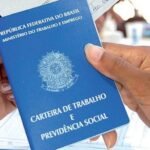 Carteira-de-trabalho-834x556-emprego-1