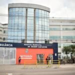 Prefeito Rodrigo Neves visita Hospital Oceânico, que realizou cerca de 6 mil cirurgias em 2026 - Foto Claudio Fernandes (2)