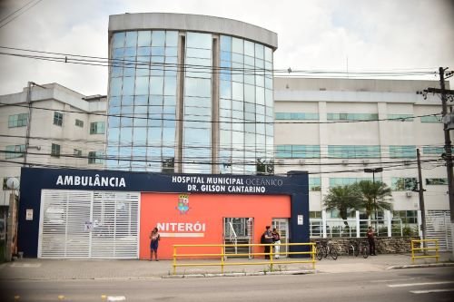 Prefeito Rodrigo Neves visita Hospital Oceânico, que realizou cerca de 6 mil cirurgias em 2026 - Foto Claudio Fernandes (2)